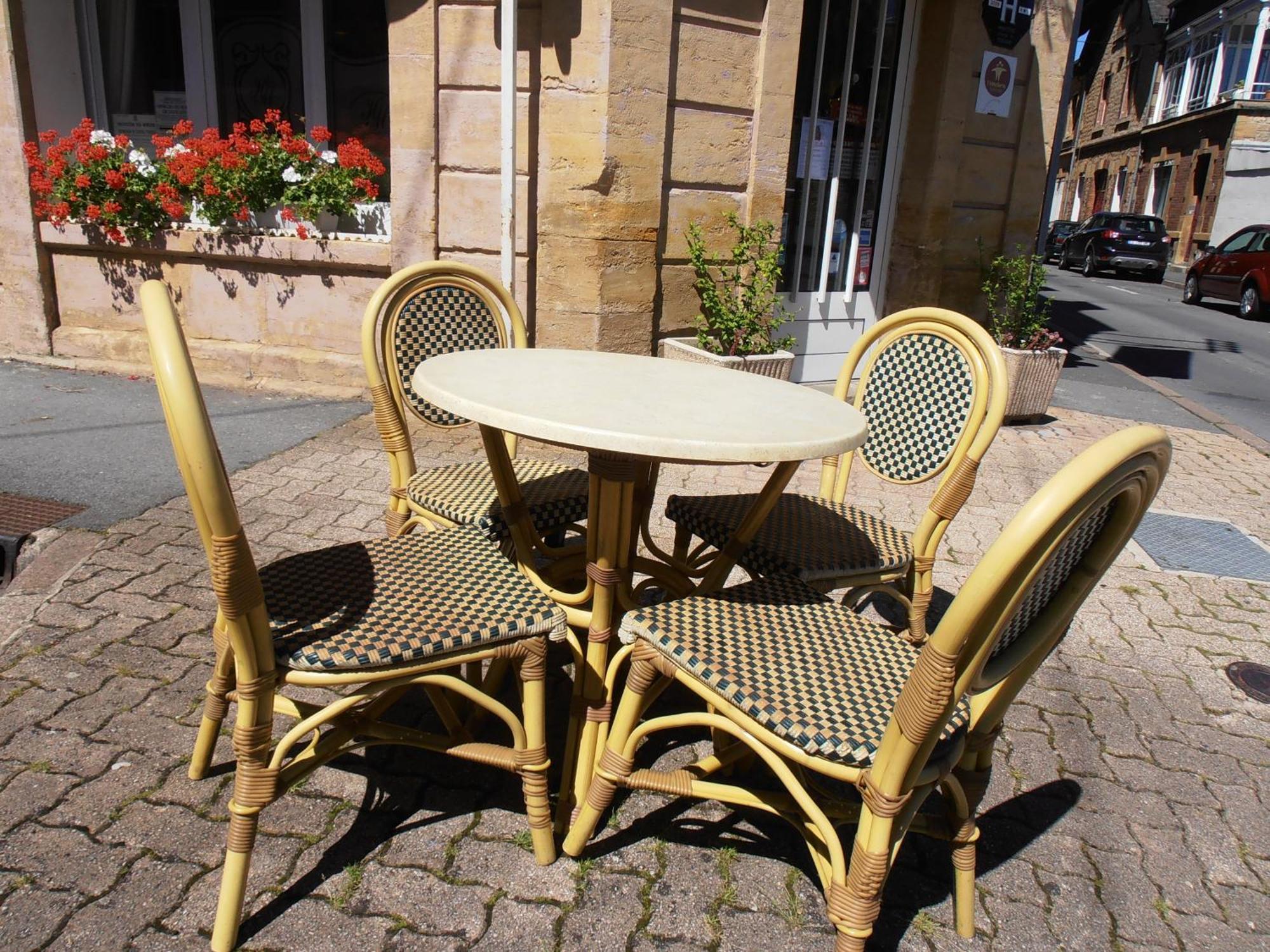 Hotel De La Meuse Charleville-Mézières Εξωτερικό φωτογραφία