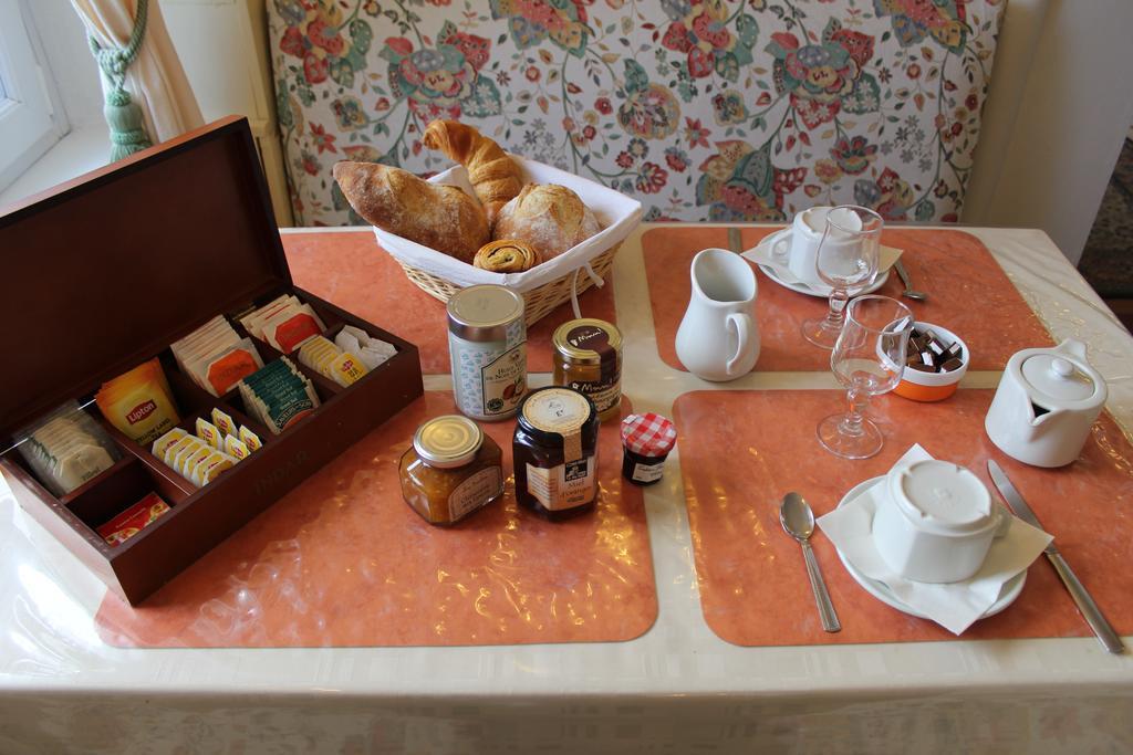 Hotel De La Meuse Charleville-Mézières Εξωτερικό φωτογραφία
